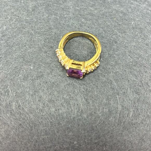 Vintage Purple Stone Ring from Thailand 4 Clear Stones on Each Side size 8 - Picture 11 of 11